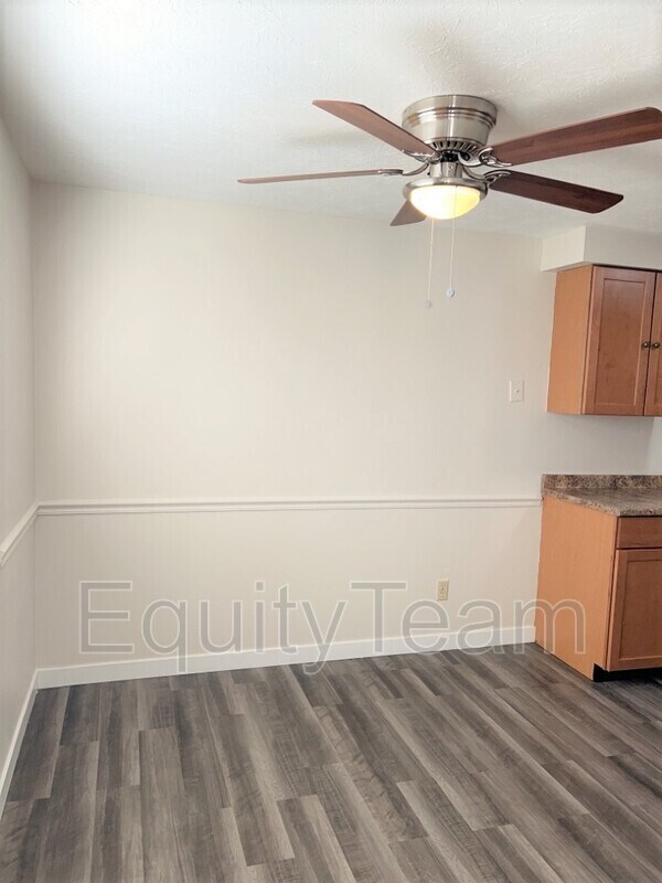 Building Photo - 1642 Mars Hill Dr