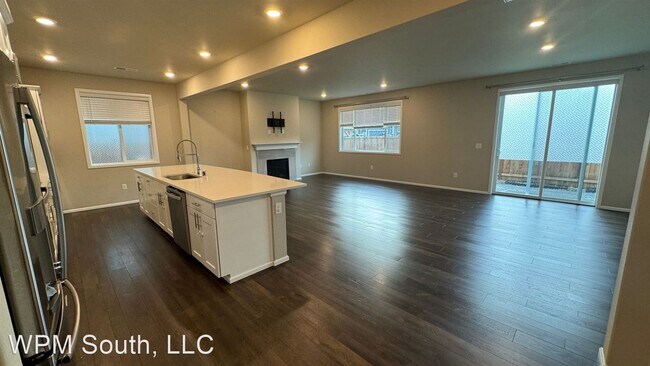 Building Photo - 5 br, 3 bath House - 23919 229th Pl SE