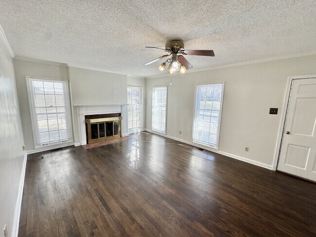 Foto del edificio - 135 S Greer St