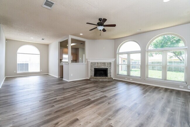 Foto del edificio - 1008 Havenbrook Dr