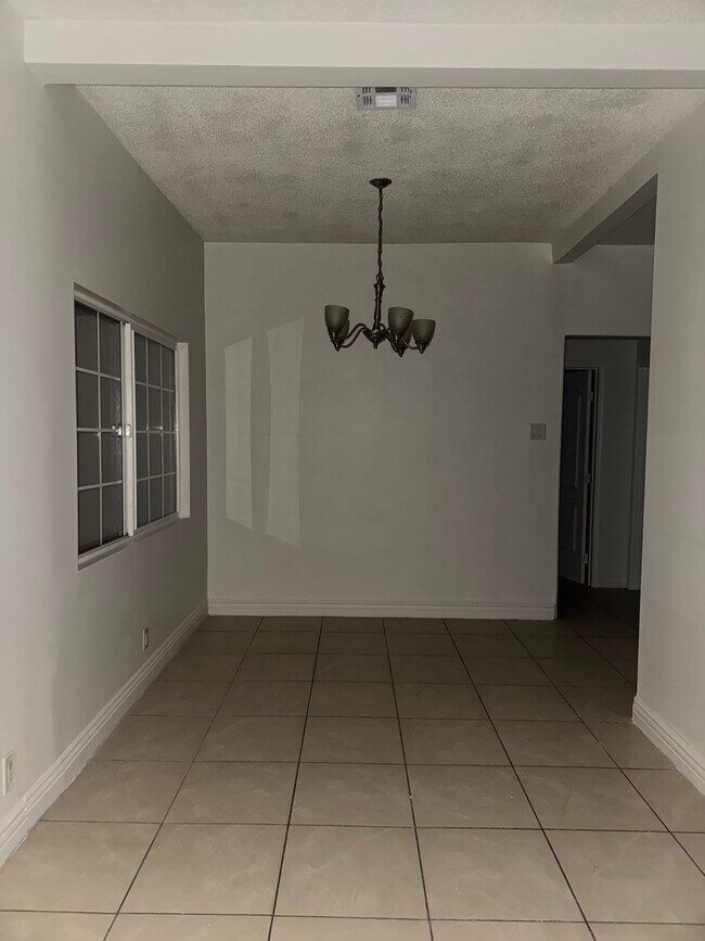 Comedor - 14725 Polk St