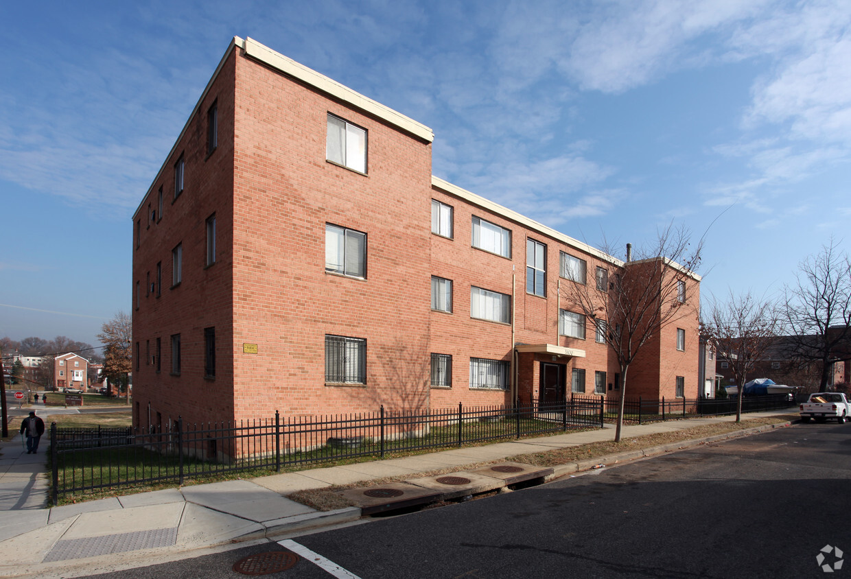 5100 B St SE, Washington, DC 20019 - Apartments in Washington, DC ...