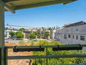 Building Photo - 338 S Benton Way