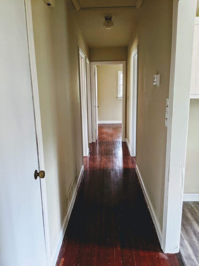 Building Photo - 905 Cone Rd