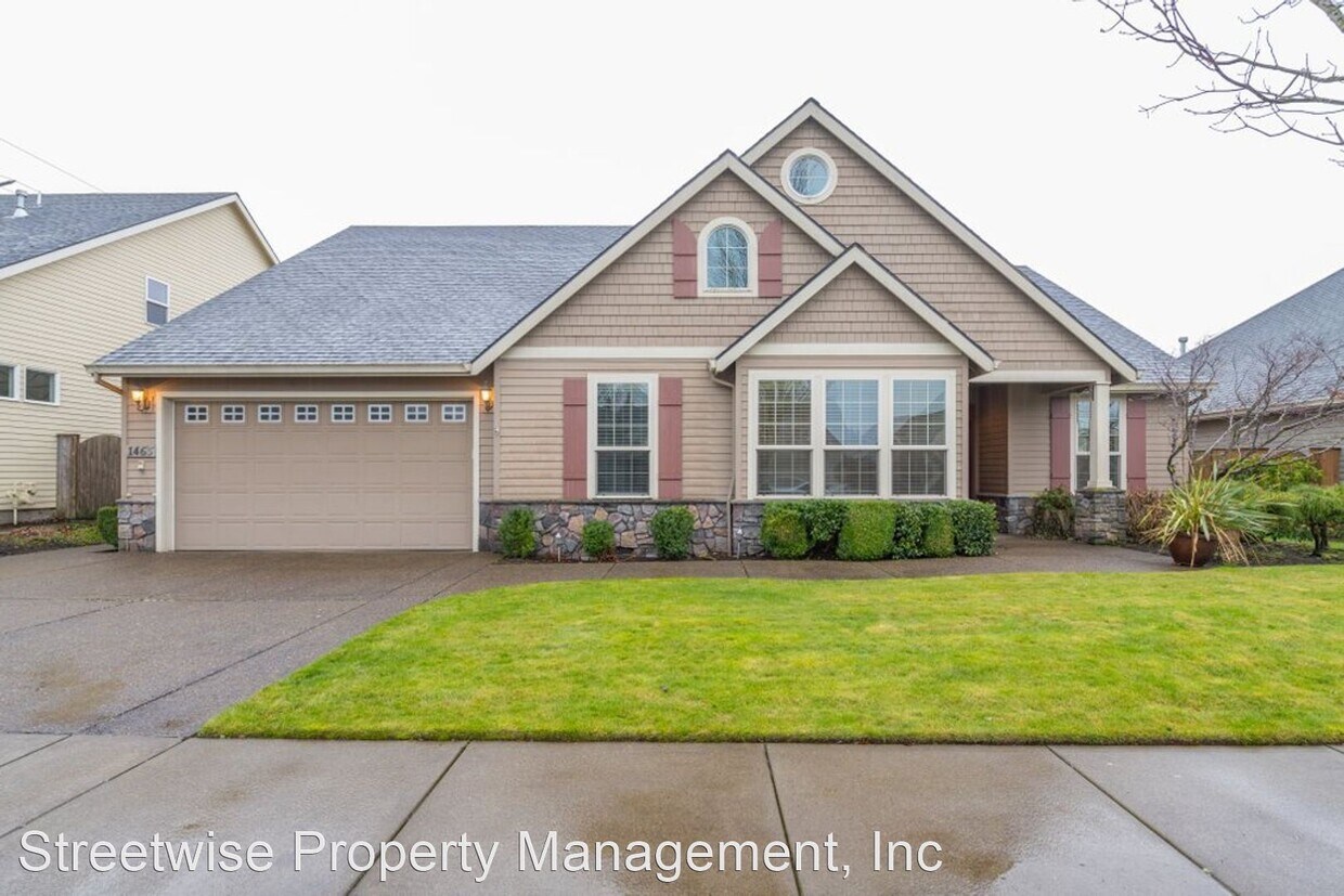 3 br, 2 bath House 1465 NE 15th Ave House Rental in Canby, OR