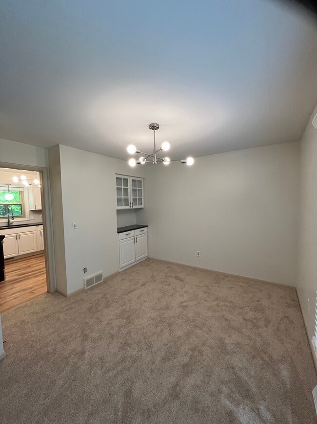 Building Photo - 3051 Wildridge Dr NE