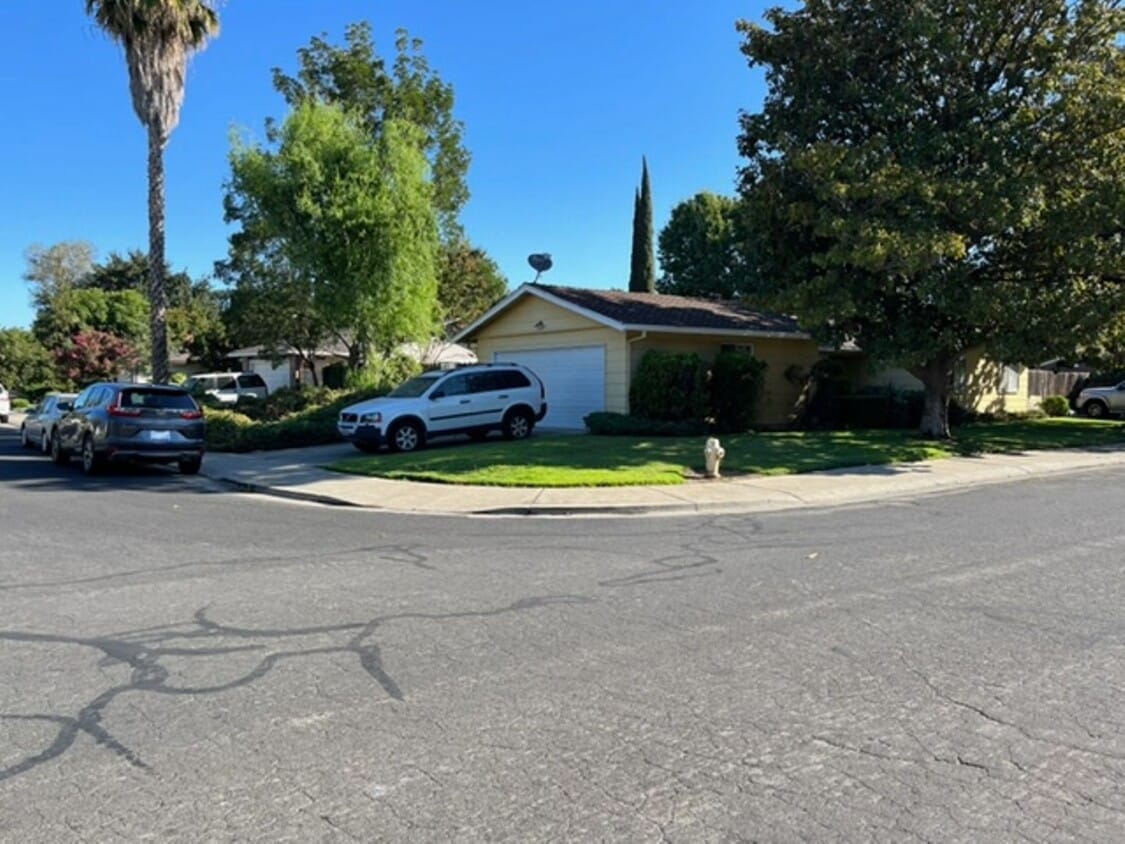 Building Photo - 4208 Round Valley Cir