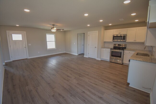 Foto del edificio - Beautiful 3 Bed 2 Bath Home in Farmington!