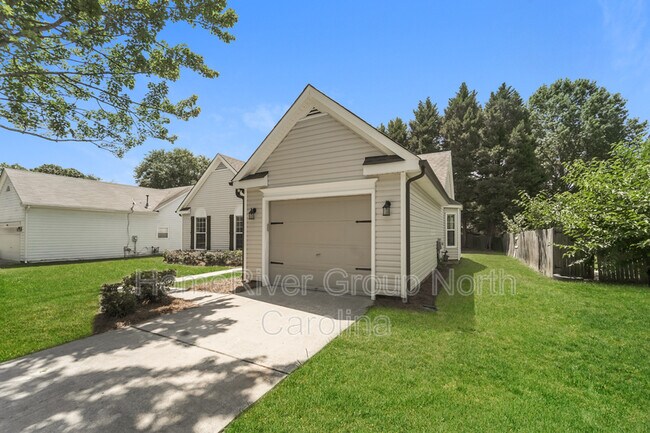 Building Photo - 5446 Hedgecrest Pl