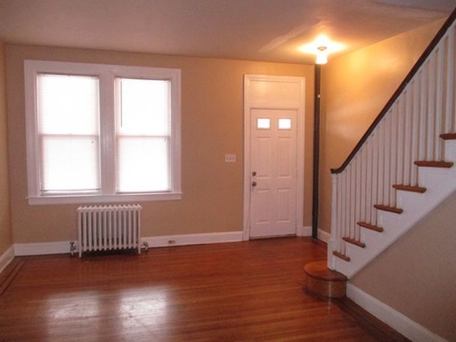 Building Photo - 4128 Parkside Dr
