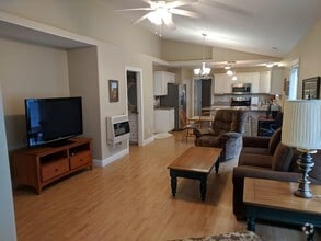 Building Photo - 133 Coates Ct