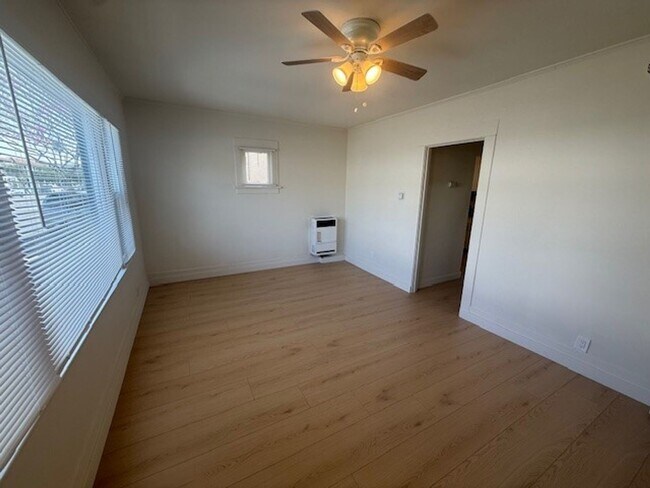 Foto del edificio - 1730 E. 7th St. #1