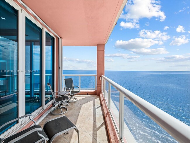 Building Photo - 2110 N Ocean Blvd