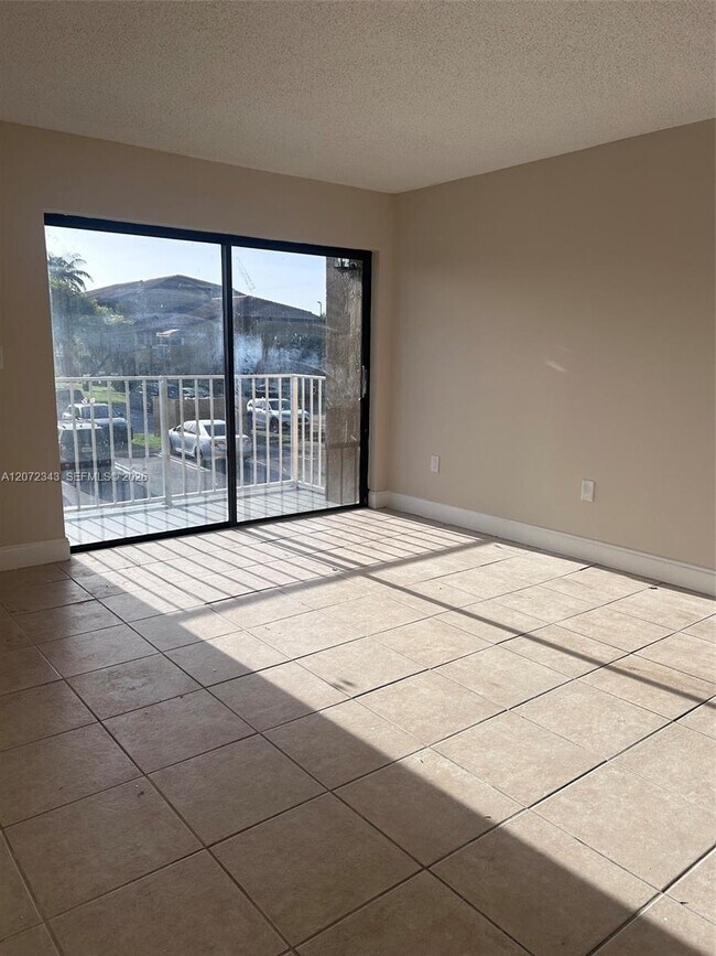 Foto del edificio - 15630 SW 80th St