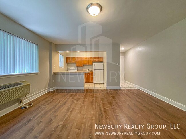 Building Photo - Beautiful One-Bedroom Apartment in Port Vue