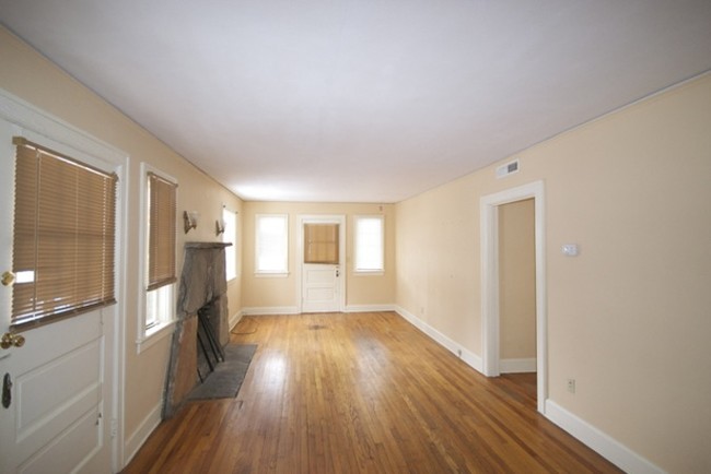 Building Photo - 547 Lockhart Rd