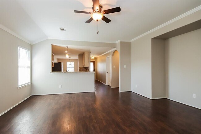 Building Photo - 415 Crosby Village Dr