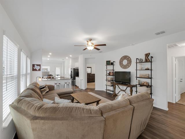 Foto del edificio - 2913 Meadowlands Dr