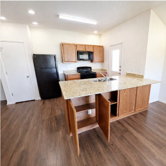 Building Photo - 3113 Ochiltree Dr