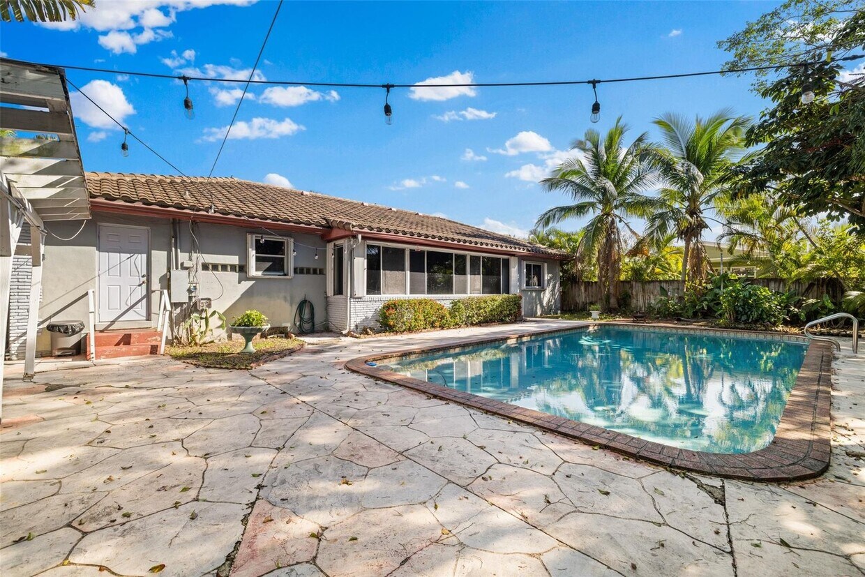 Foto principal - 516 NE 23rd St