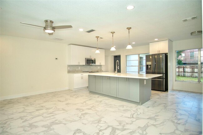 Building Photo - 23817 Lake Walk Ct