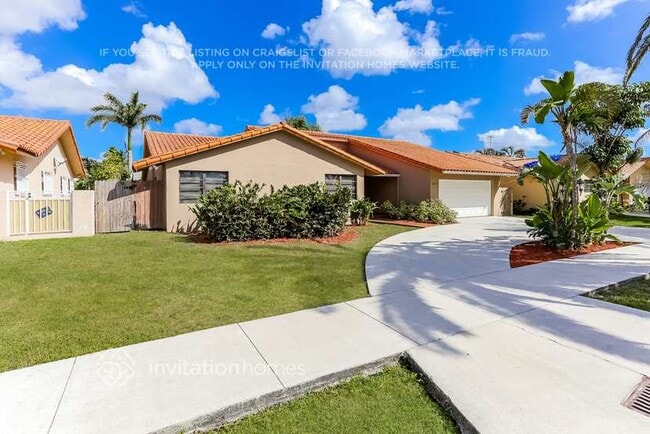 Building Photo - 505 NW 136th Ct