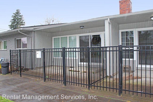 Foto del edificio - 626-628 NE 75th Ave