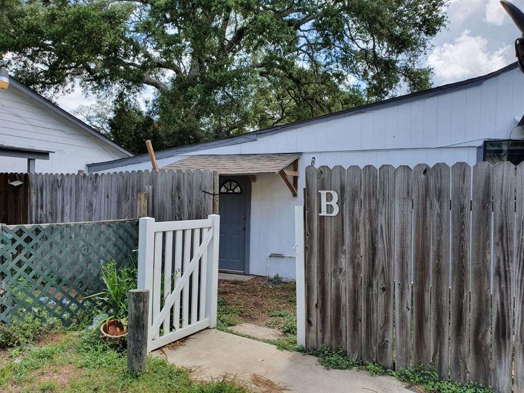 Primary Photo - 1272 Pecan St