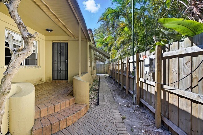 Foto del edificio - 1718 Pierce St