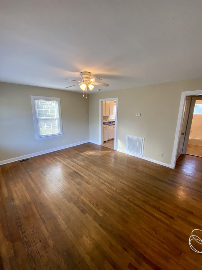 2 Bedroom, 1 Bath with Hardwood Floors - First Street Duplexes