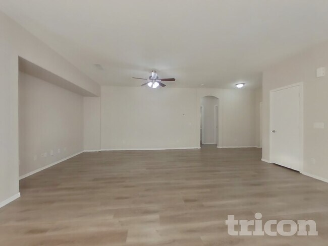 Foto del edificio - 16823 W Cottonwood St