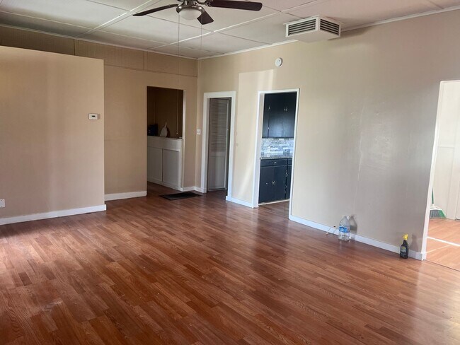 Foto del edificio - 337 Harding Ave.