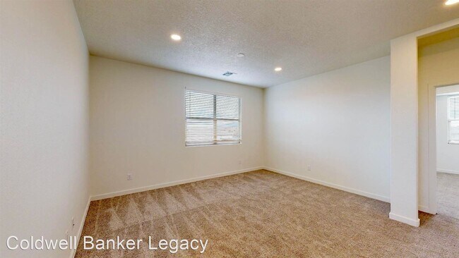 Building Photo - 4 br, 3 bath House - 4324 Bald Eagle Loop NE