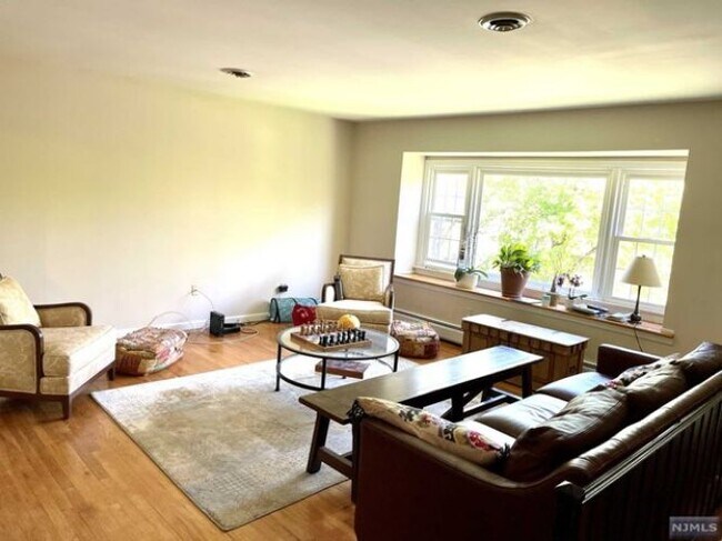 Foto del edificio - 9 Stone Ridge Ln