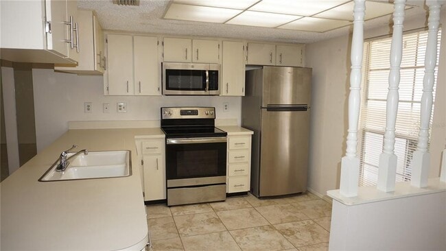 Building Photo - 12371 Dearborn Dr