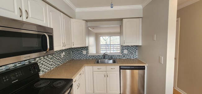 Building Photo - 1425 Quinnipiac Ave
