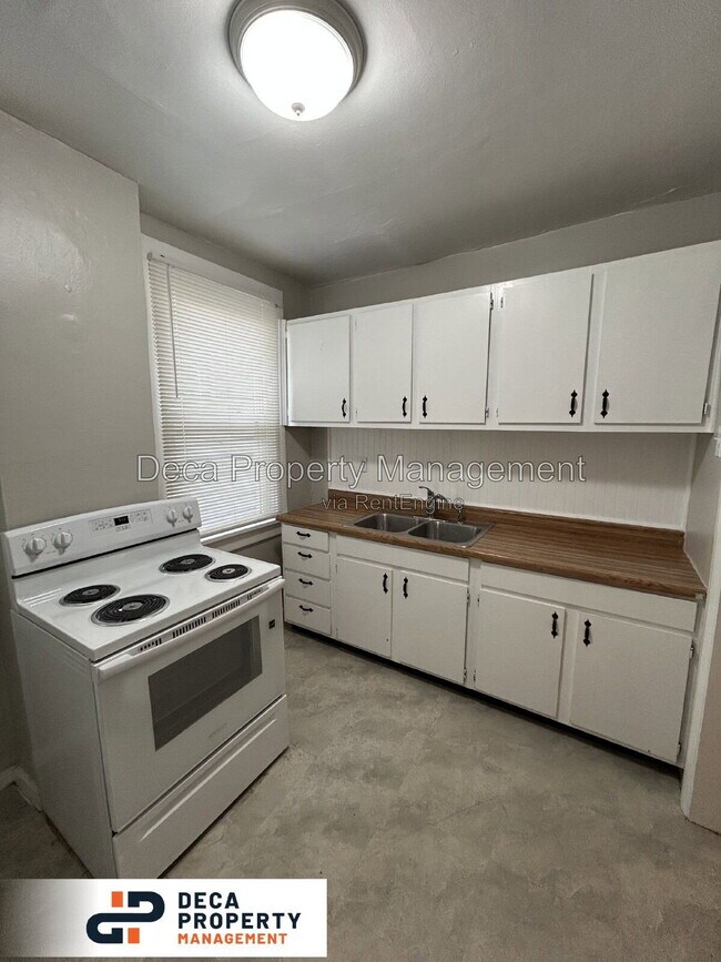 Foto del edificio - 6024 Arthur Ave