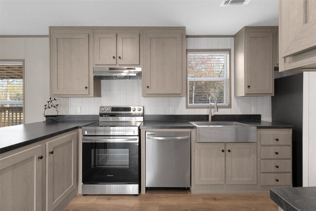 Building Photo - 1300 Campbell Acres Rd