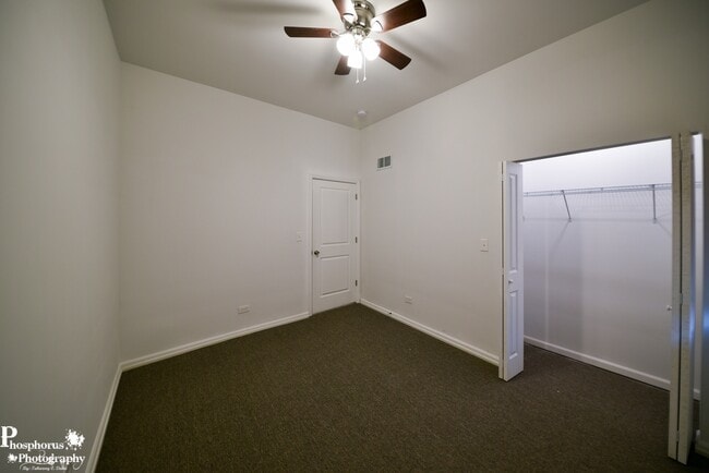 Building Photo - 1513 E 93rd St