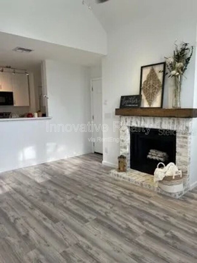 Foto del edificio - 615 Richland Ct