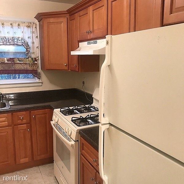 Foto del edificio - 1 br, 1 bath Apartment - 32 Broad Street East