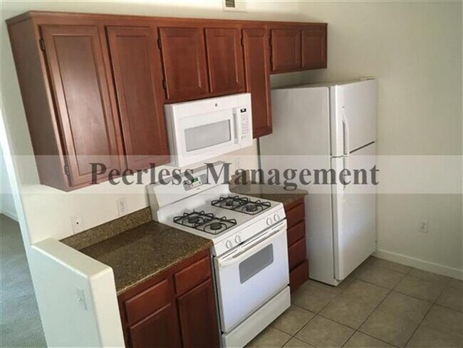 Foto del edificio - Beautiful 2BD/2BA Condo in Gated Complex - Many Amenities, Available Now!!!