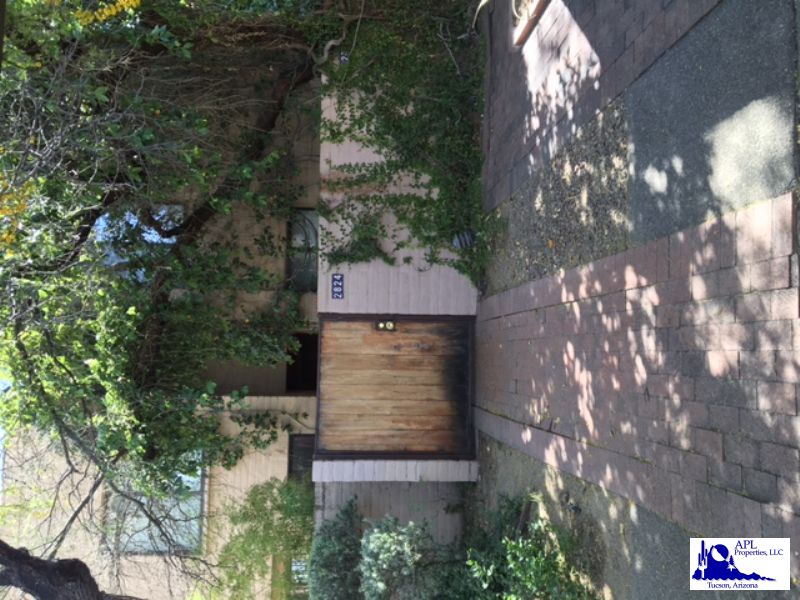 Primary Photo - 2824 E Sierra Vista Rd