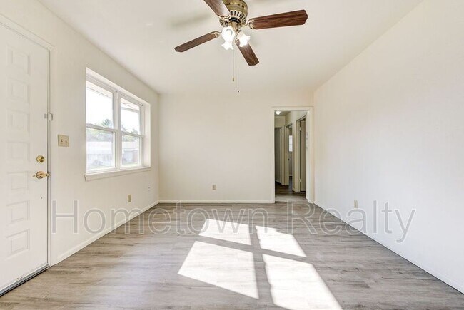 Building Photo - 4304 Sunnylane Cir