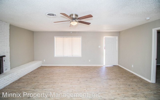 Building Photo - 1312 65th Dr