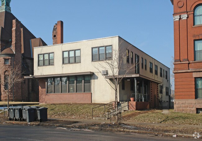 Building Photo - 1918 Park Ave