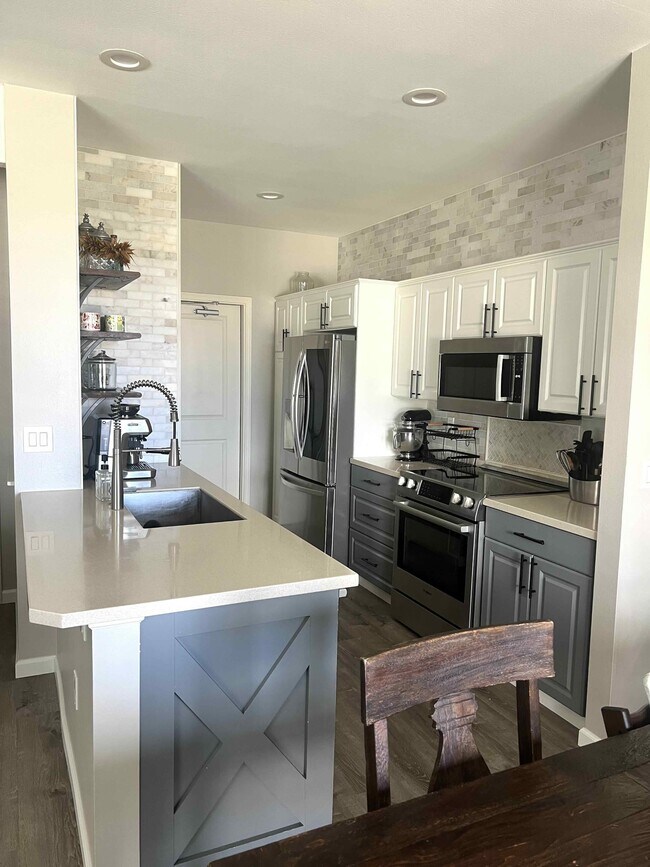 Building Photo - 91-6221-6221 Kapolei Pkwy