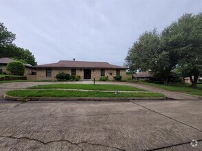 Building Photo - 110 La Fawn Cir