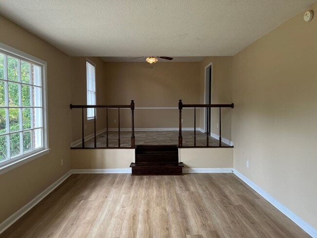 Building Photo - 6458 Easthampton Rd