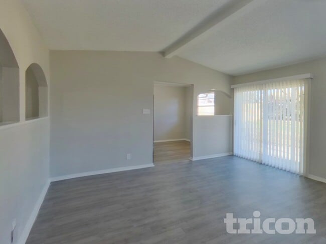 Foto del edificio - 6963 Downey Ct